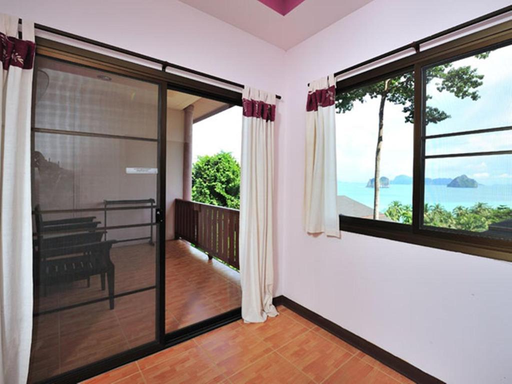 Koh Ngai Cliff Beach Resort Rom bilde