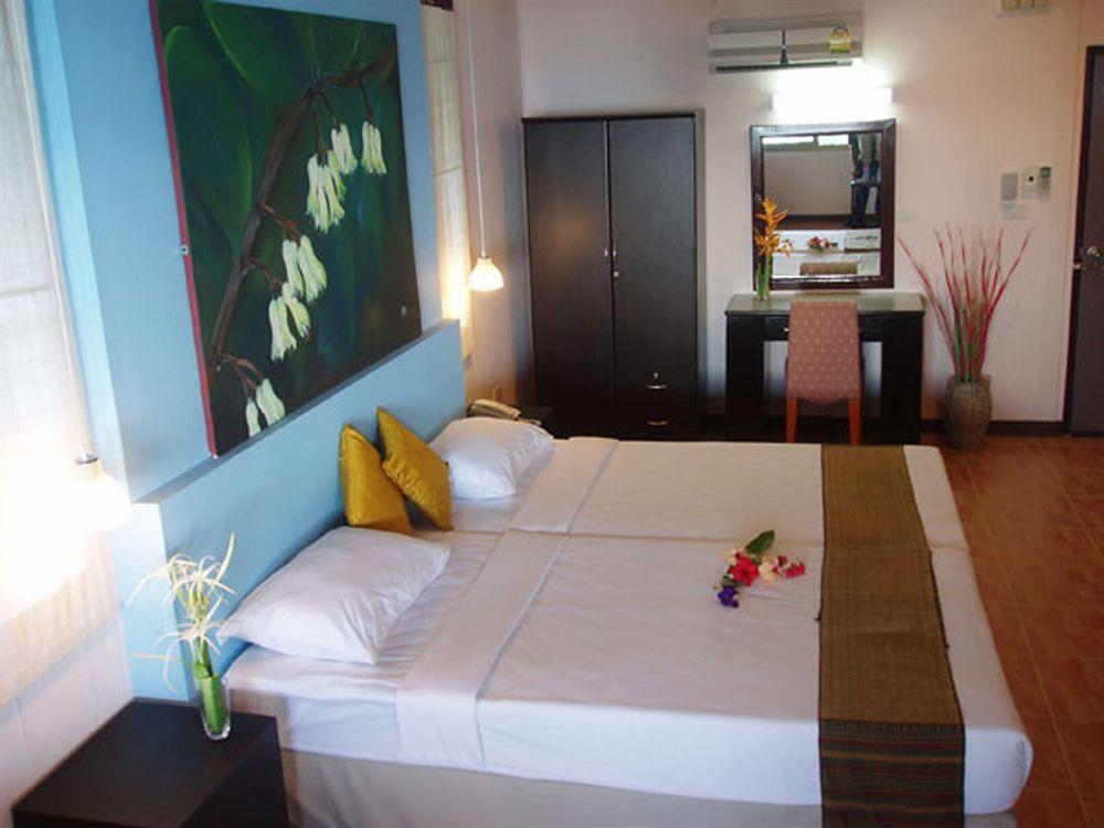 Koh Ngai Cliff Beach Resort Eksteriør bilde
