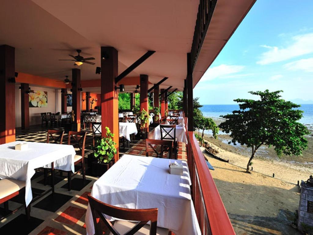 Koh Ngai Cliff Beach Resort Eksteriør bilde