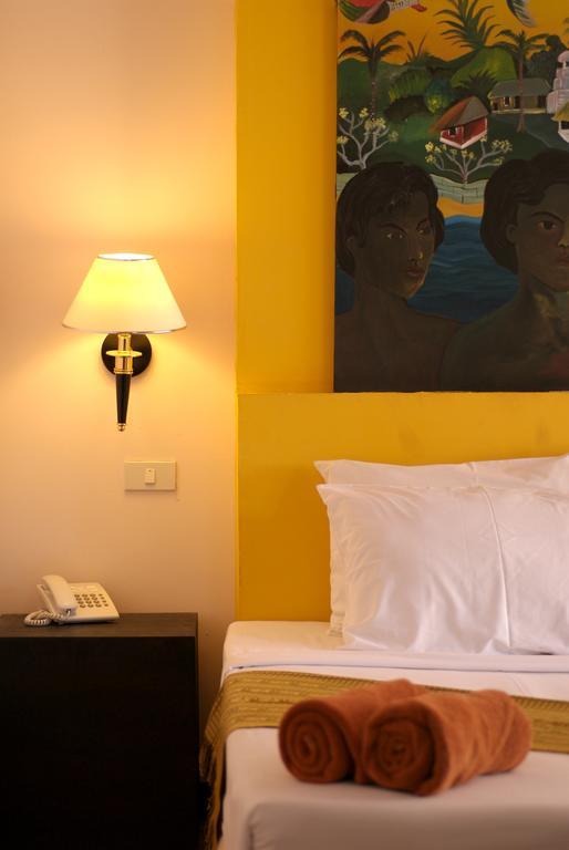 Koh Ngai Cliff Beach Resort Eksteriør bilde